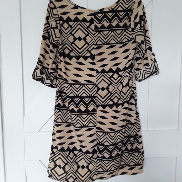 SMALL CHARLOTTE RUSSE DRESS - Picture 3 of 4